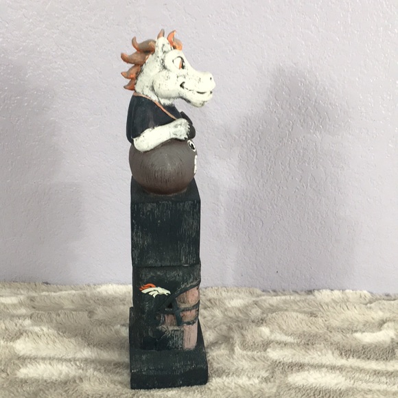 Gillygaloo Denver Broncos tiki totem - Picture 2 of 8